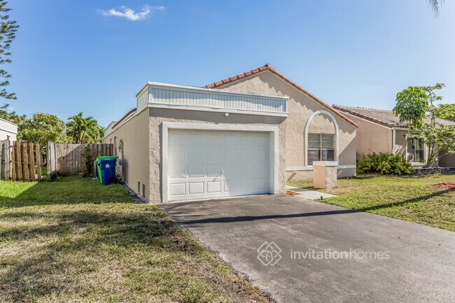 Foto del edificio - 9751 NW 44th Ct
