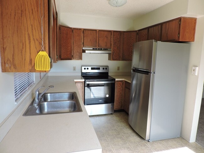 Foto del edificio - 670 SW Cardinal Dr