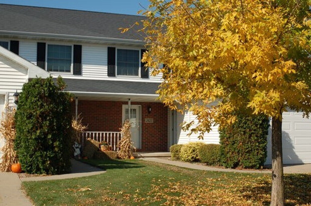 Foto principal - 2615-25 Wisconsin St