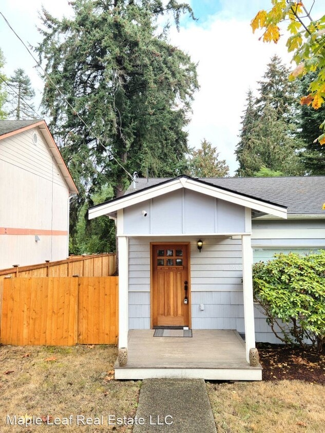 Primary Photo - 3 br, 2 bath House - 16058 27th Ave NE