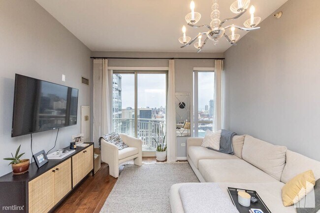 Building Photo - 1 br, 1.5 bath Condo - 645 N Kingsbury St ...