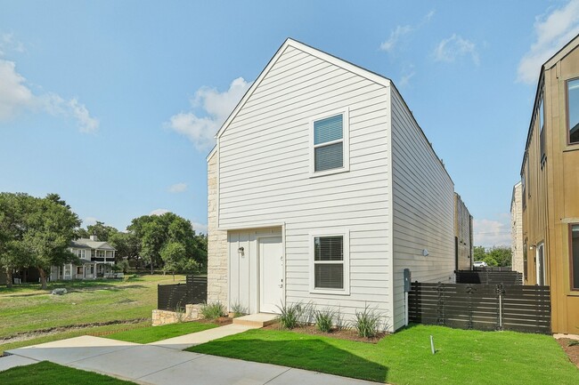 Exterior - Casitas at Plum Creek