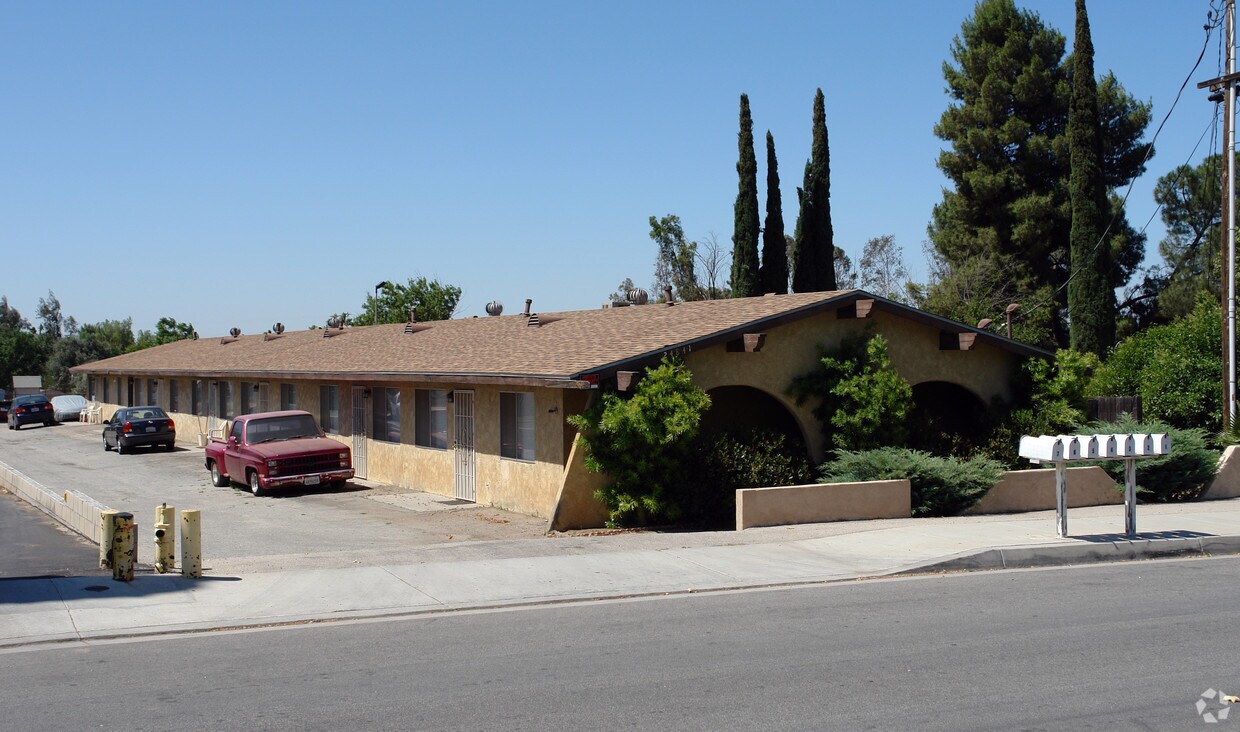 Primary Photo - 24841 Fir Ave