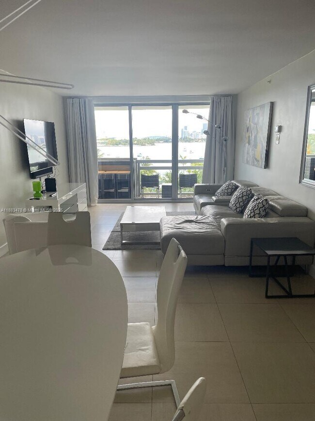 Foto del edificio - 1500 Bay Rd