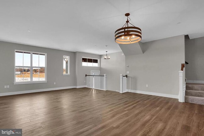 Building Photo - 121 Despina Dr