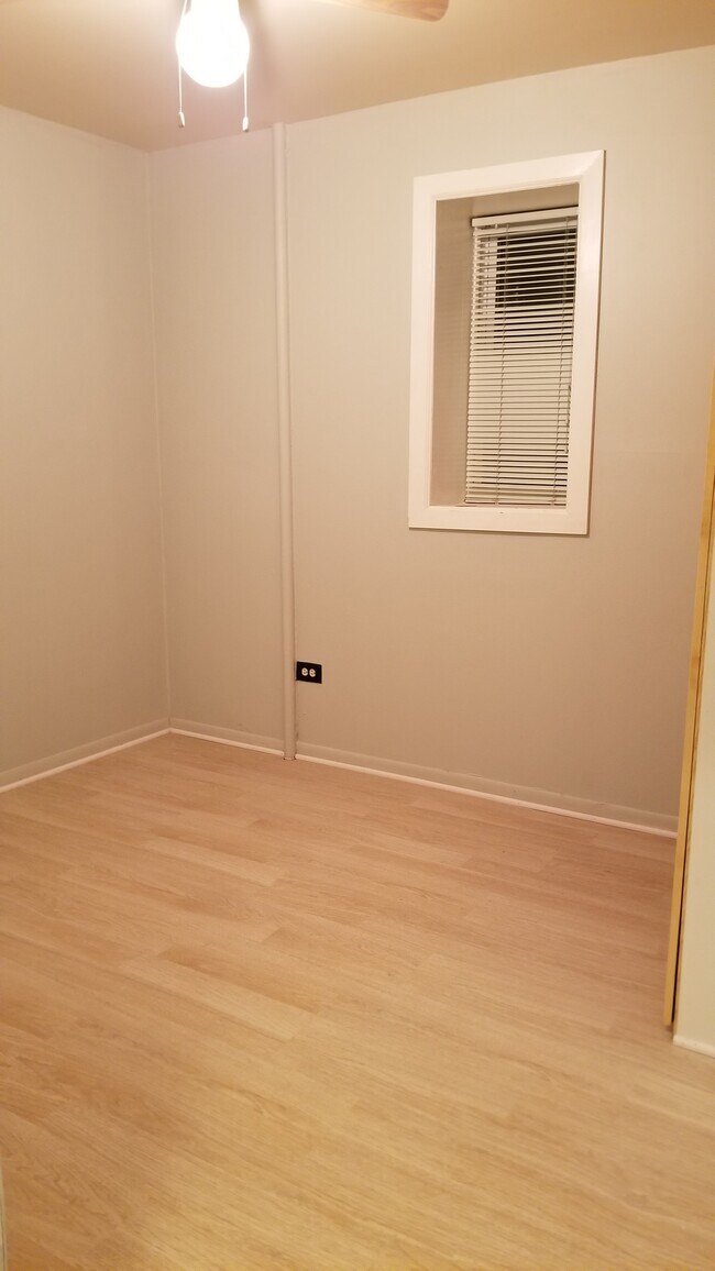Foto del edificio - 1154 W 17th St
