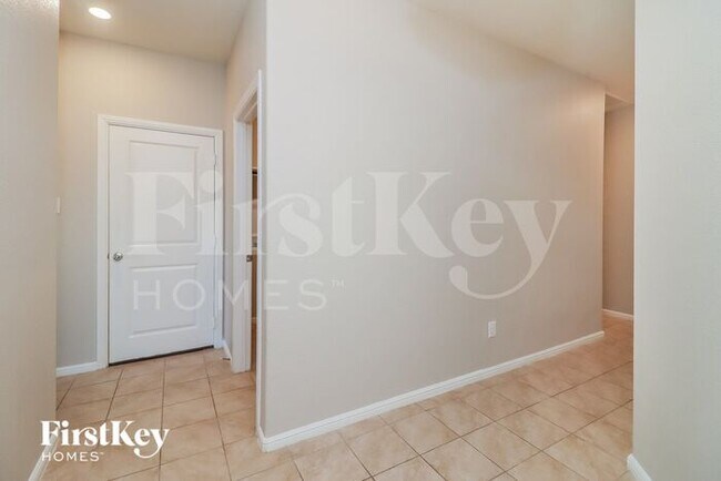 Foto del edificio - 9909 Huntersville Trl