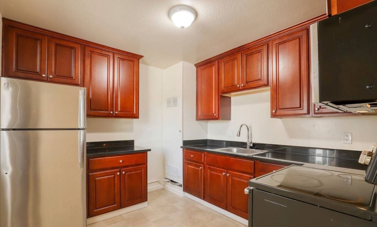 Building Photo - 1917 6th St