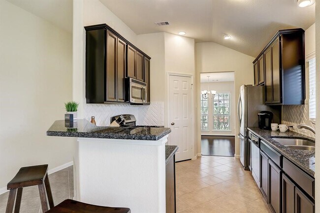 Foto del edificio - 15718 Whispering Green Dr