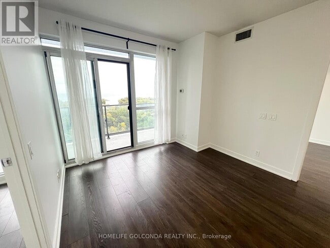 Building Photo - 2200-2200 Lake Shore Blvd W