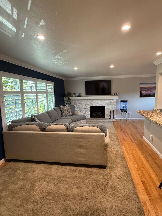 Foto del edificio - Remodeled San Carlos Retreat with Outdoor ...