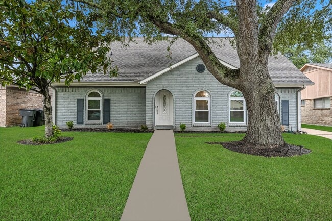 Building Photo - 7923 Dawnridge Dr
