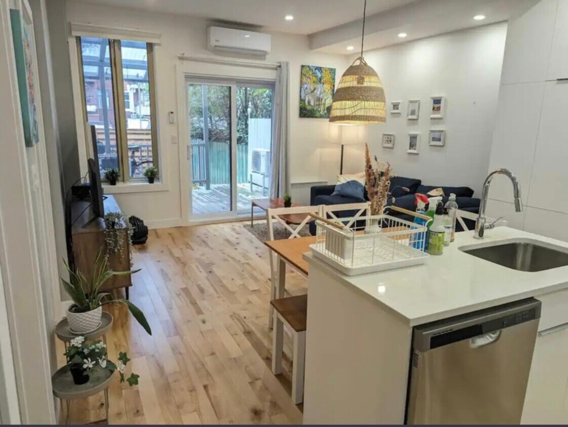 Kitchen / living - 3866 Rue De Verdun