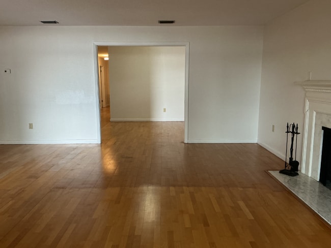 Building Photo - 158 Lake Hollingsworth Dr