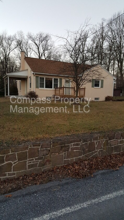 Primary Photo - 473 Hammertown Rd