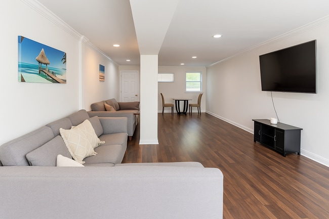 Shared living - 19004 Queen Dr