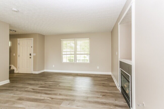 Building Photo - 5303 Paul Revere Rd