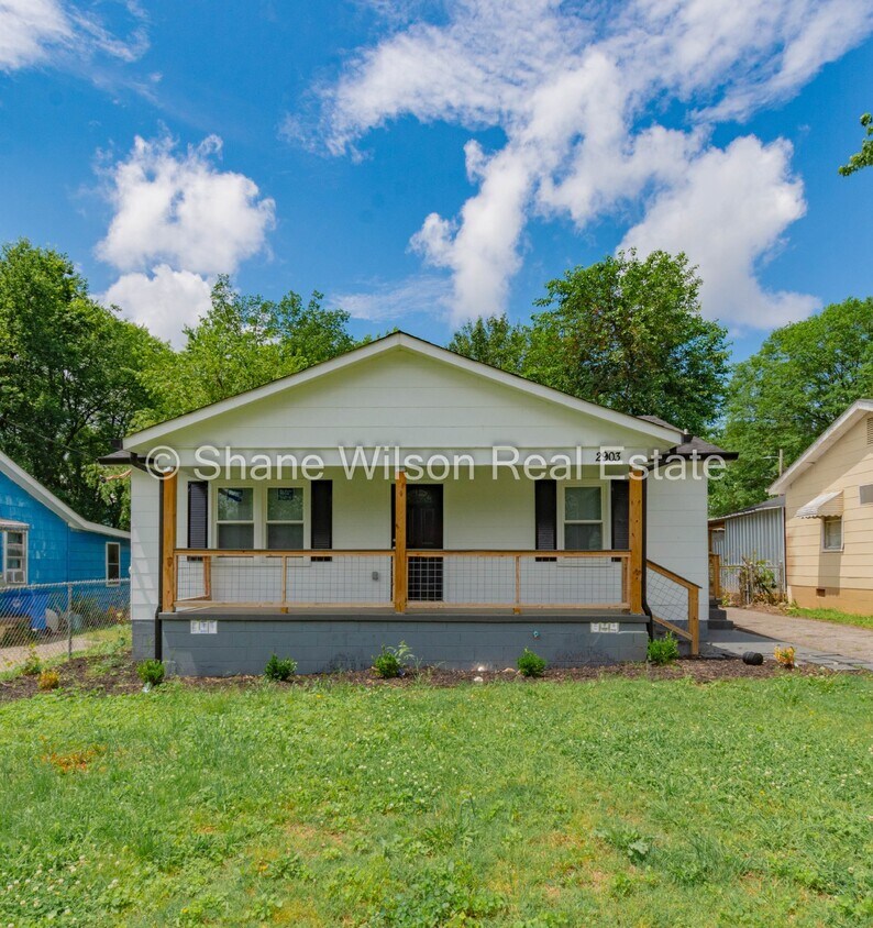 Foto principal - Remodeled 2BR/ 1 BA home ready for easy li...