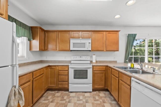 Building Photo - 4697 Cockatoo Dr NW