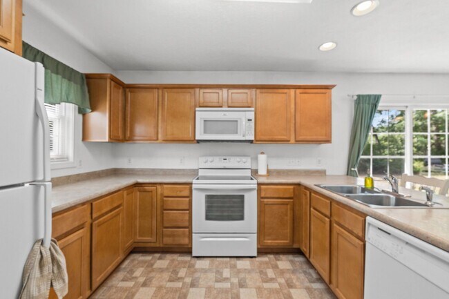 Foto del edificio - 4697 Cockatoo Dr NW