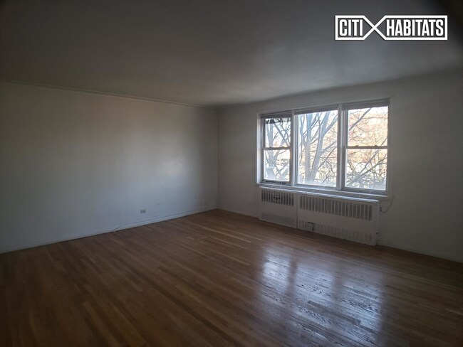 Foto del edificio - 1441 Metropolitan Ave