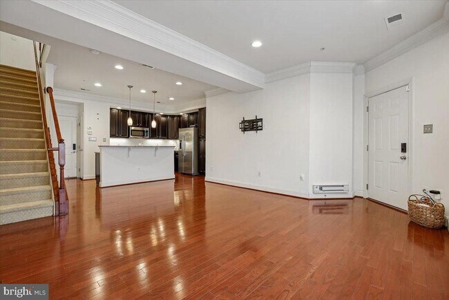 Foto del edificio - 452 Exchange Avenue