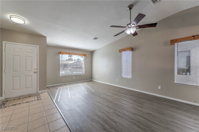 Foto del edificio - 3122 Flower Garden Ct