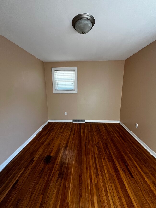 Building Photo - 51 N Seine Dr