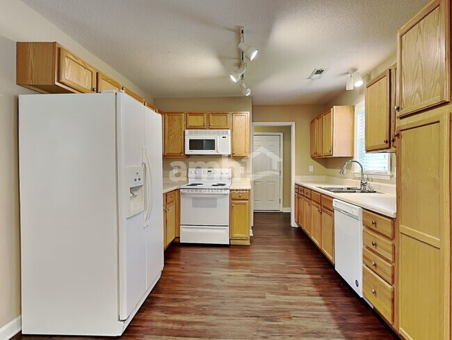 Building Photo - 1629 Hawkcrest Ln