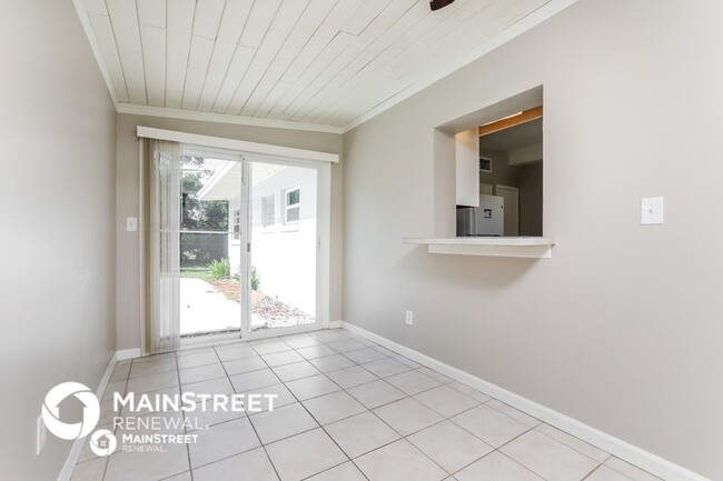 Building Photo - 6136 Bolling Dr