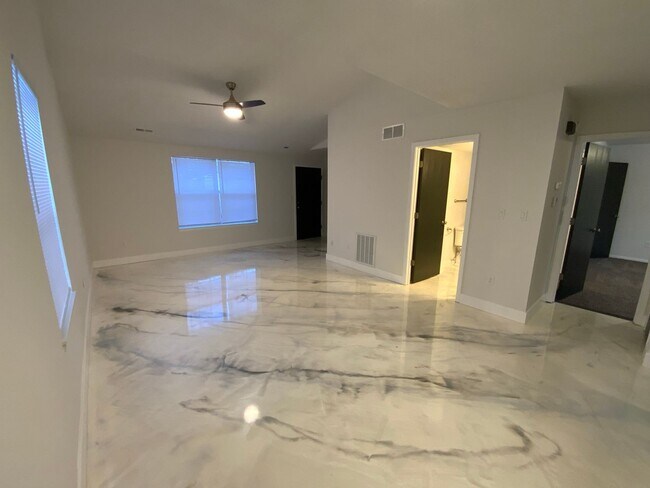 Building Photo - 3570-3572 Prescott Dr