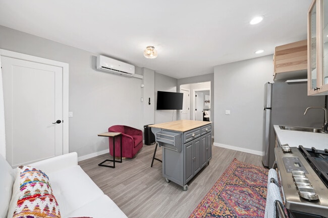 Foto del edificio - 2644 33rd St