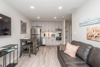 Building Photo - 630 Santa Fe Dr