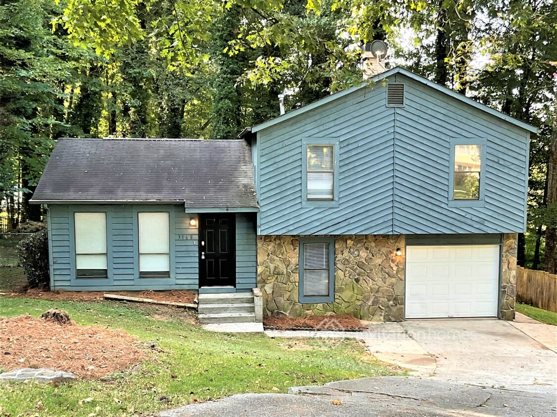 Primary Photo - 3168 Meadow Wood Ct NW