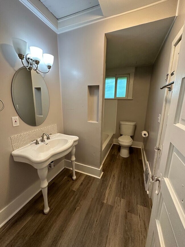 Foto del edificio - Charming 3/1 Near Northtown Mall