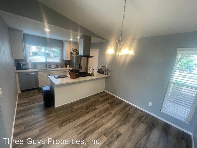 Building Photo - 3 br, 2 bath House - 2133 Manchester Ave