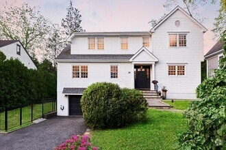 Building Photo - 24 Lindbergh Ave