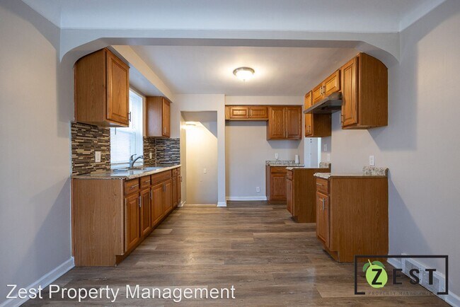 Building Photo - 3 br, 1 bath House - 20487 Packard St