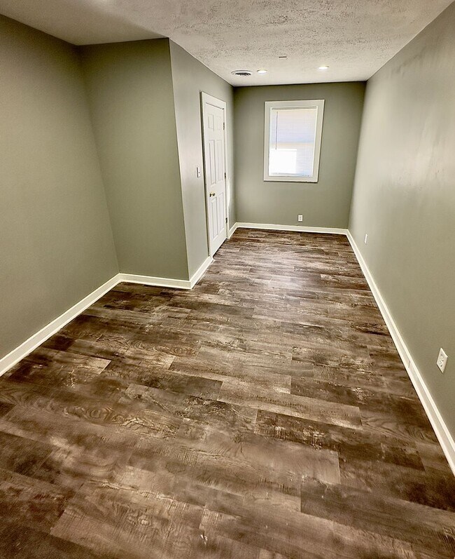 Building Photo - Charming 2Bed/2Bath Home