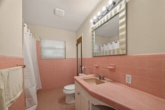 Building Photo - 8726 Glenloch Dr