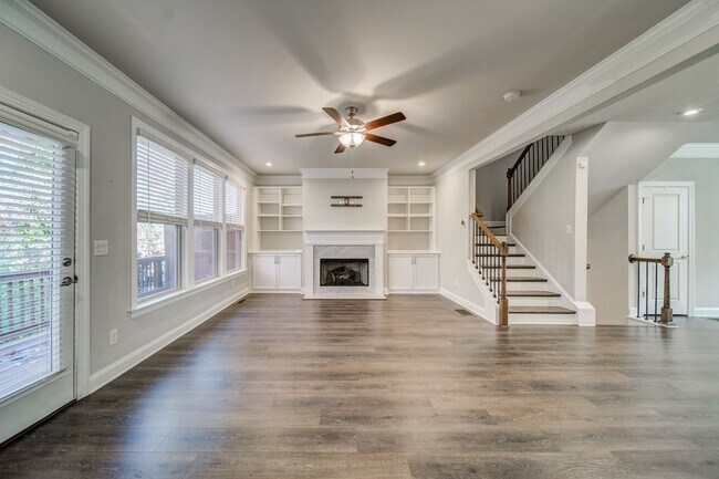 Foto del edificio - 1363 Harris Way S