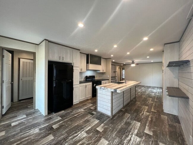 Building Photo - 4742 US-70
