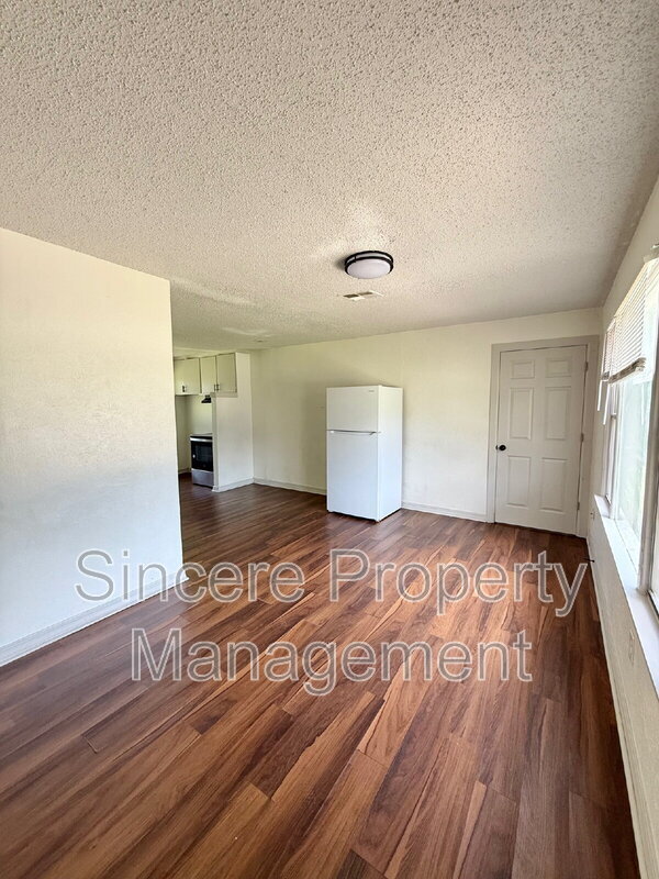 Building Photo - 9313 Mahler Pl