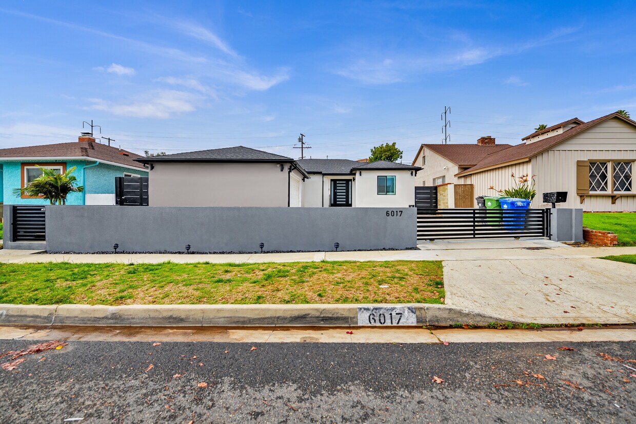 Foto principal - 6017 S Croft Ave