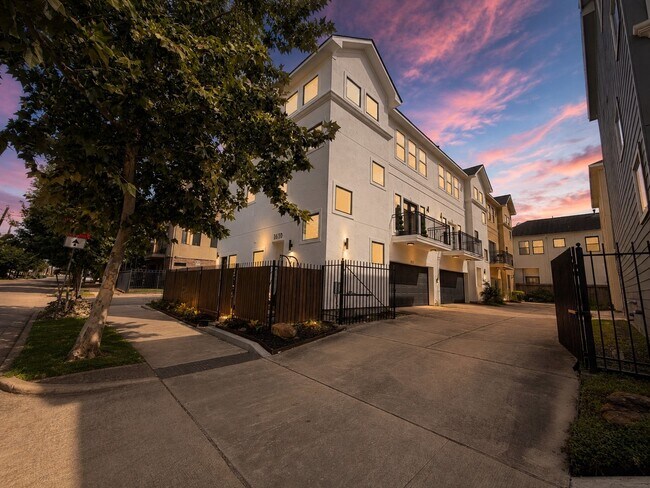 Foto del edificio - 1608 Holman St