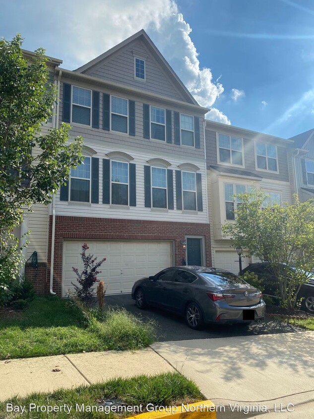 Primary Photo - 4 br, 3.5 bath House - 42737 Ogilvie Sq