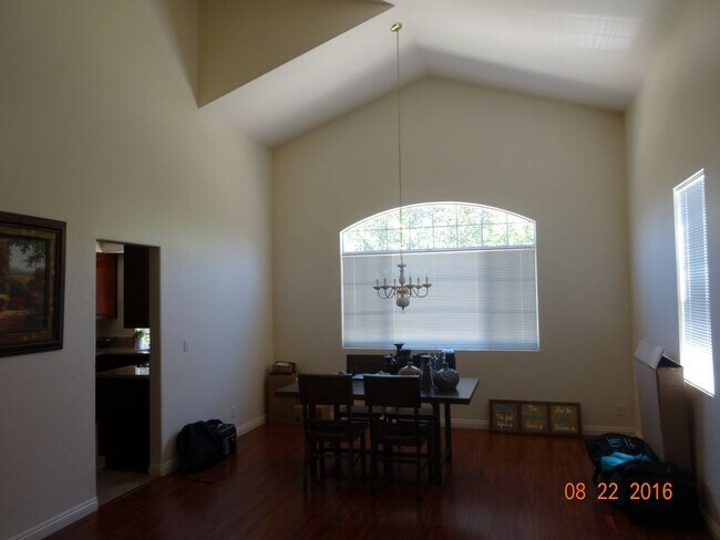 Foto del edificio - 4 Bedroom House