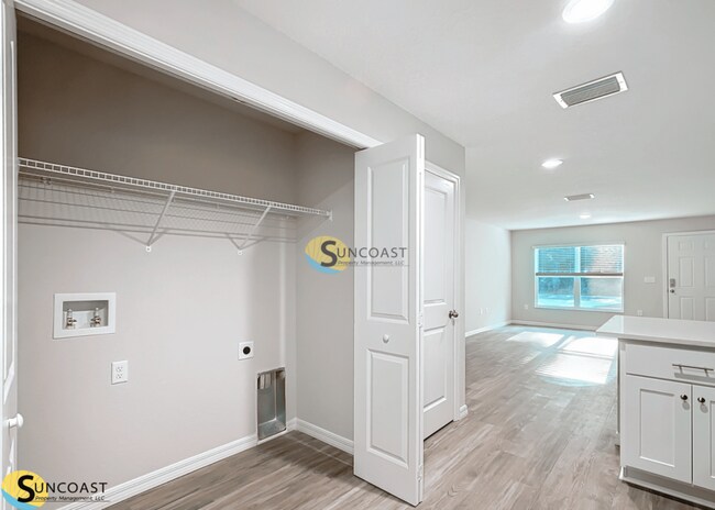 Building Photo - 9474 N Camel Dr