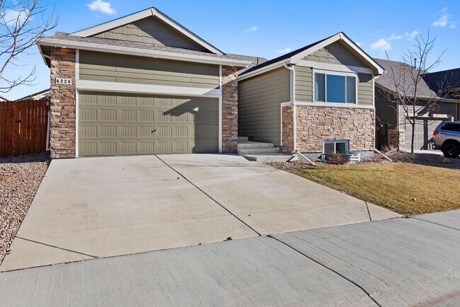 Foto del edificio - Charming 5-Bedroom Ranch Home with Modern Comforts – Pet-Friendly!