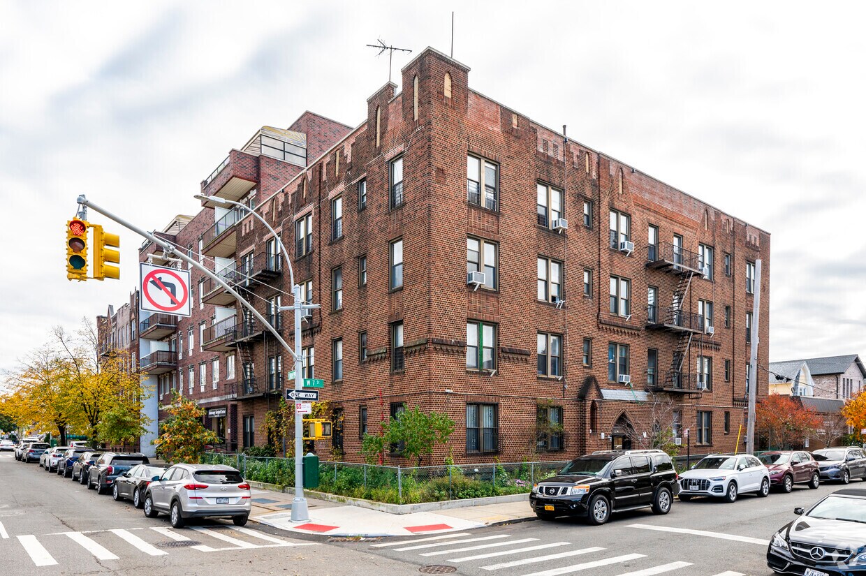 Primary Photo - 1601 W 7th St